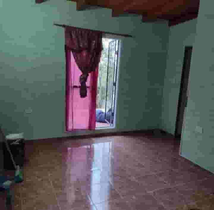 VENDO CASA EN VILLA ANIMI/ calle Ombu - Imagen 4